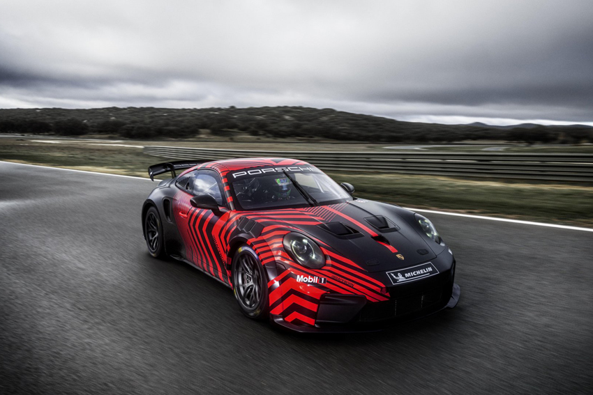 Lire la suite concernant Porsche 911 GT4 R : l’ADN Porsche en GT4